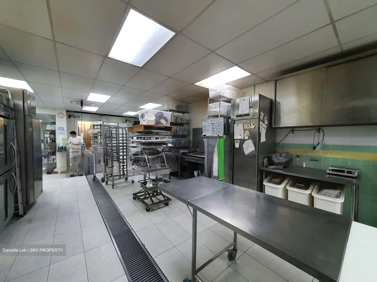 Valley Point (D10), Retail #582810331